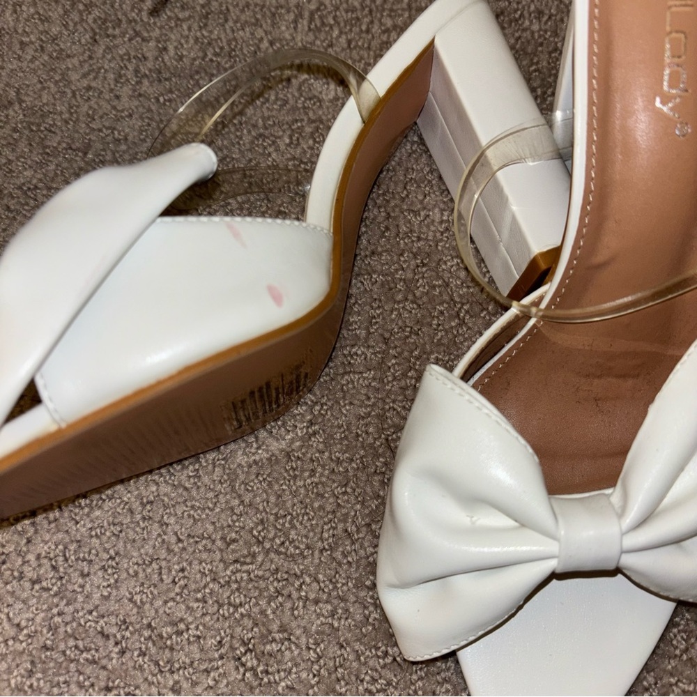 White Bow Heels - Picture 2 of 4